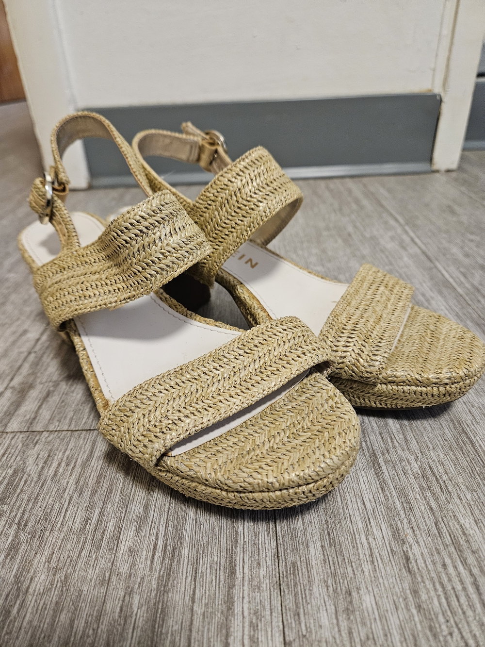 Anne Klein Padrino Woven Straw Block Heel Sandals Beige Tan Women's Size 8M